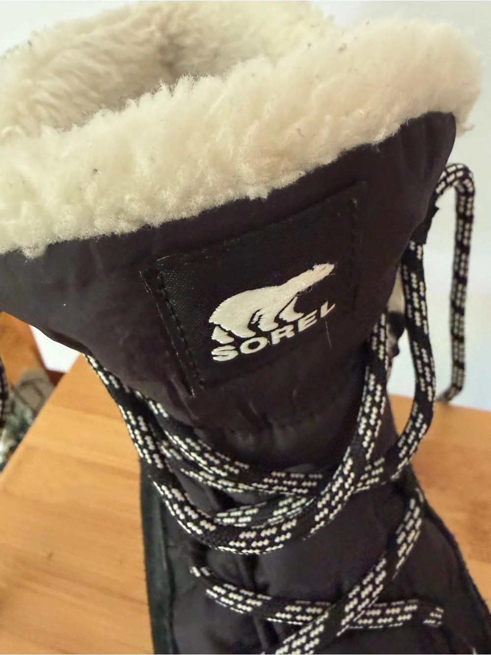 Sorel Whitney Waterproof Suede Lace-Up Winter Boots w. Fur Collar. Women’s 10.
